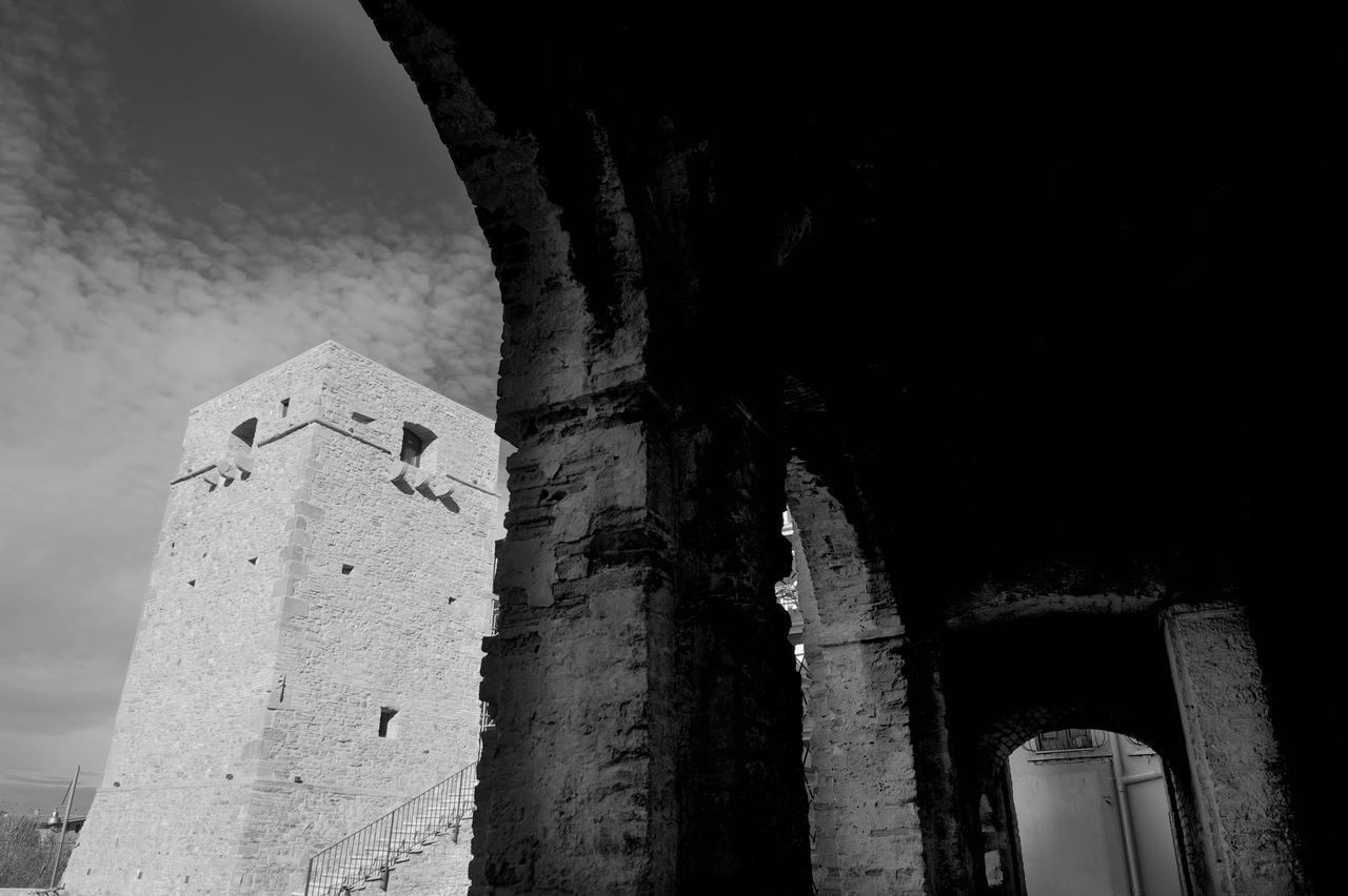 Torre Della Loggia - Dimora Storica - Ortona住宿加早餐旅馆 外观 照片