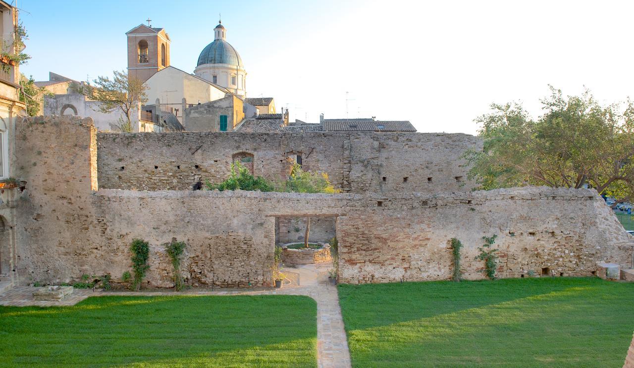 Torre Della Loggia - Dimora Storica - Ortona住宿加早餐旅馆 外观 照片