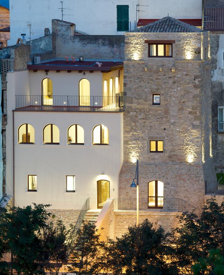 Torre Della Loggia - Dimora Storica - Ortona住宿加早餐旅馆 外观 照片